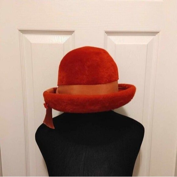 VTG Martelle West Germany Womens Hat Red Felt Fur Fuzzy Rolled Brim - Picture 1 of 11
